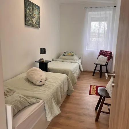 Ladislaus Garden Apartamento *