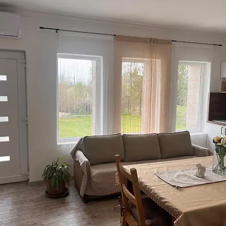 Ladislaus Garden Apartment